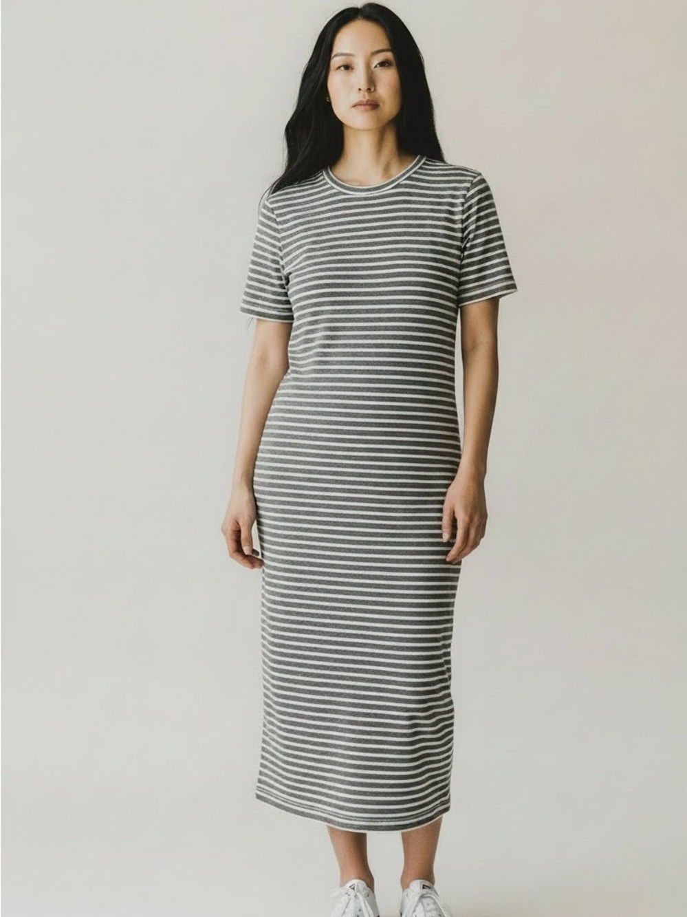 Maternity Motherhood M Striped Short-Sleeve Midi Dress in Gray and White